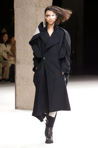 Look 12